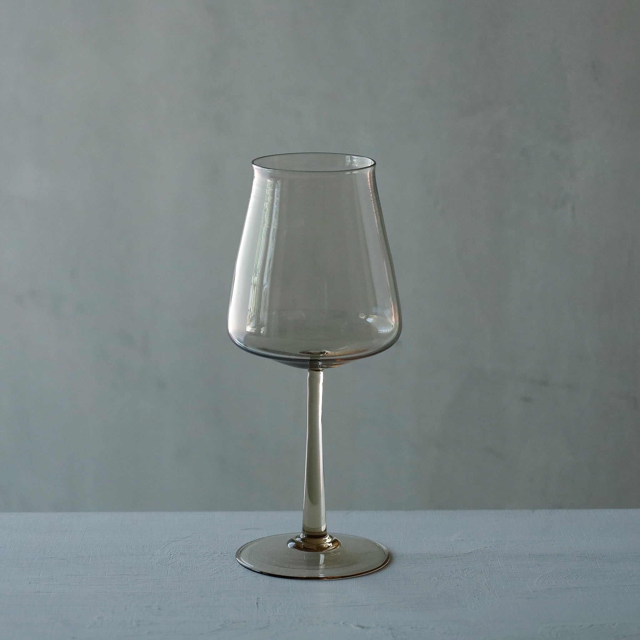 ●26-TE-18 Wine Glass AMBER