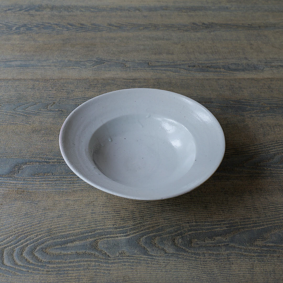 ●24-TS 26 白磁 窯変リム鉢