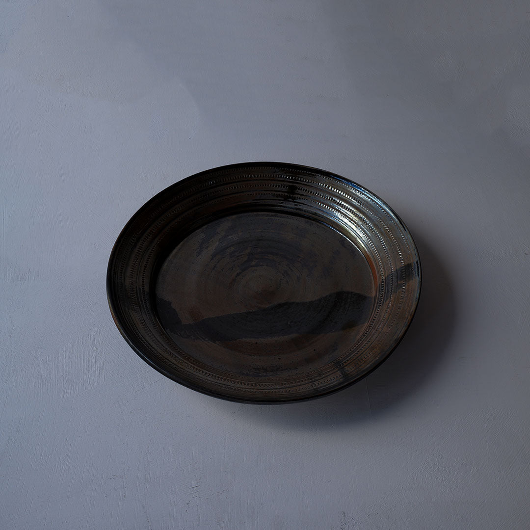 ●25-YT54 Yohen Black Karatsu Large Plate