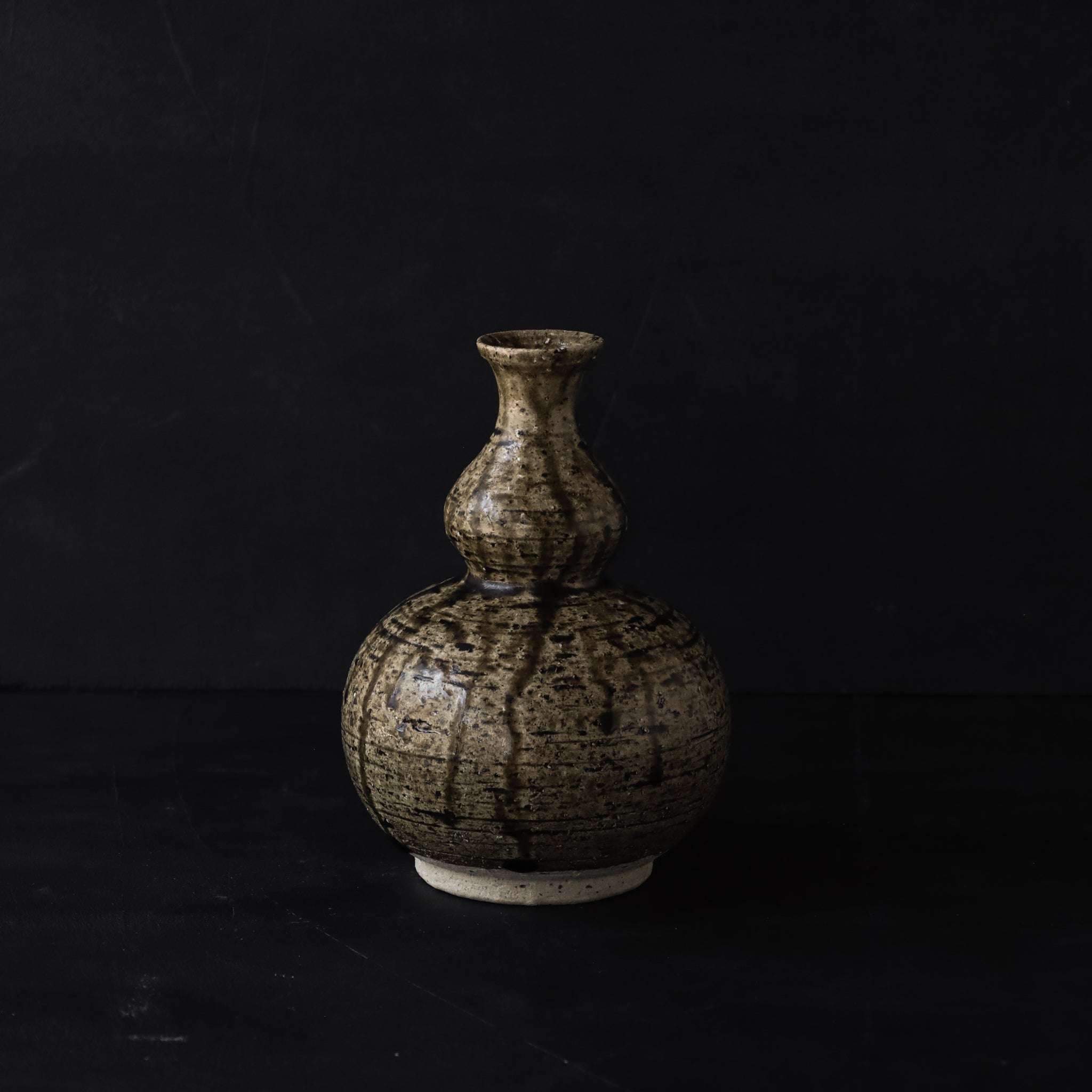 26-OM-55 Gourd-Shaped Bottle Small