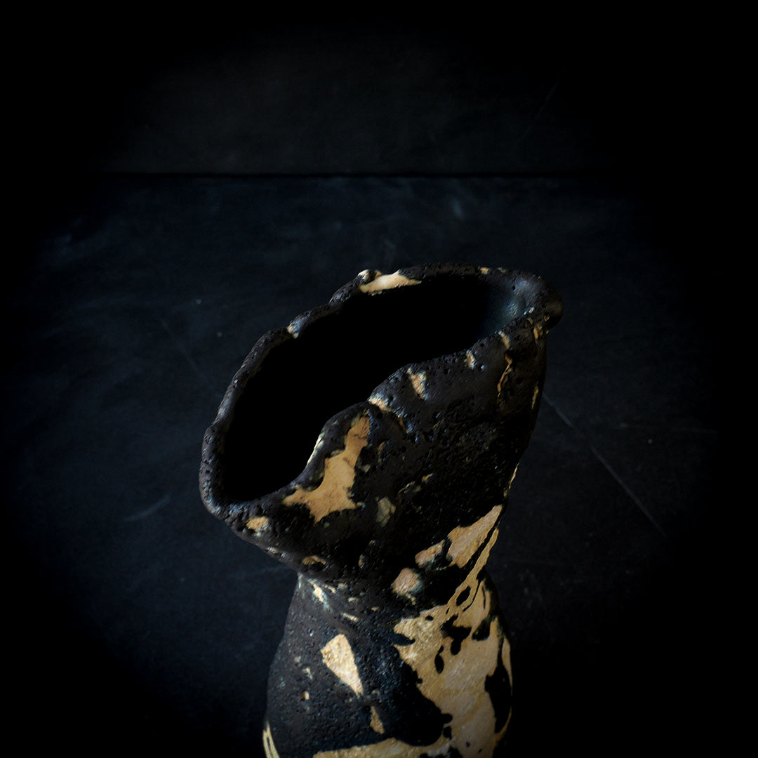 ●25-IY-63黒釉花器