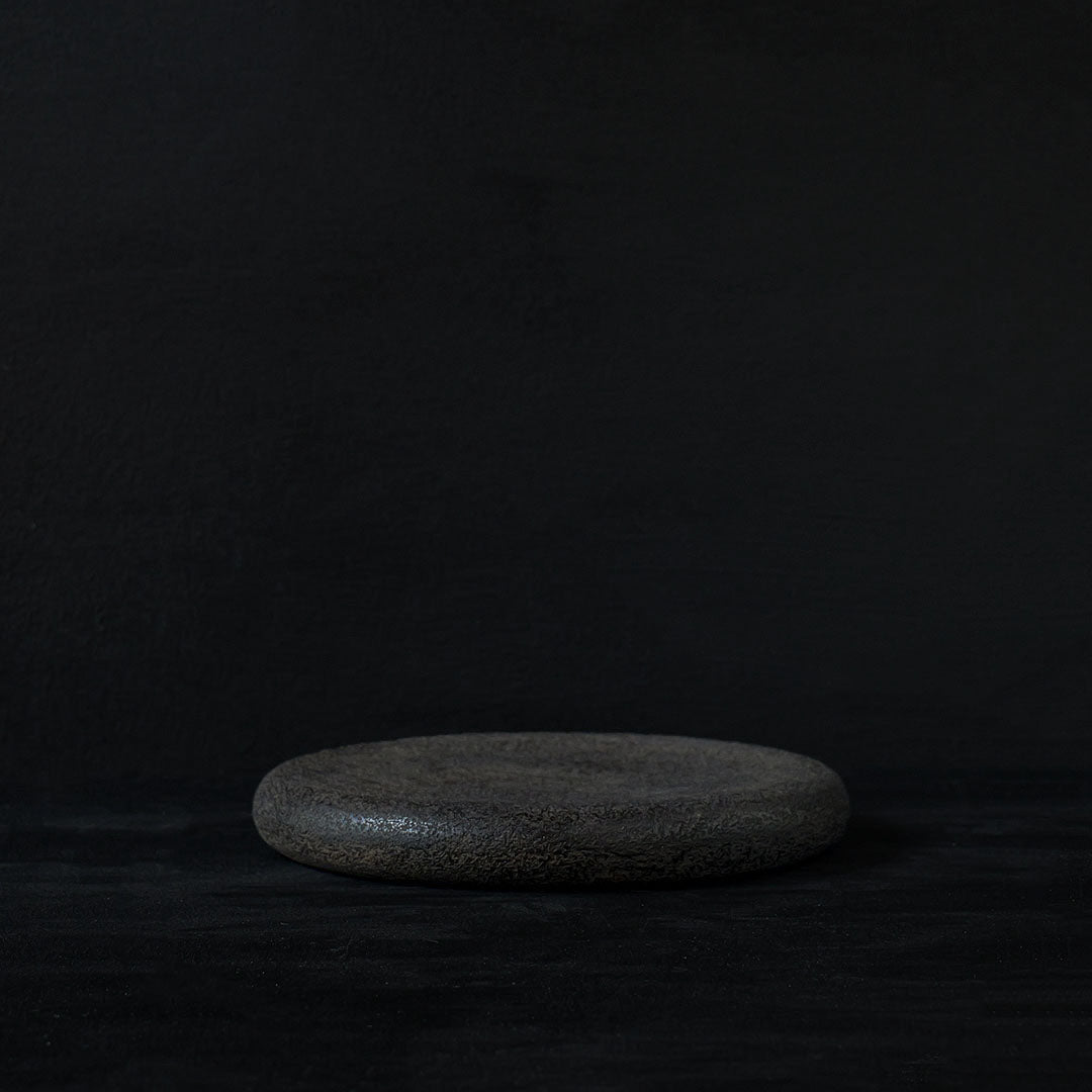 ●25-KF Sabi-urushi Reversible Plate 18cm Black