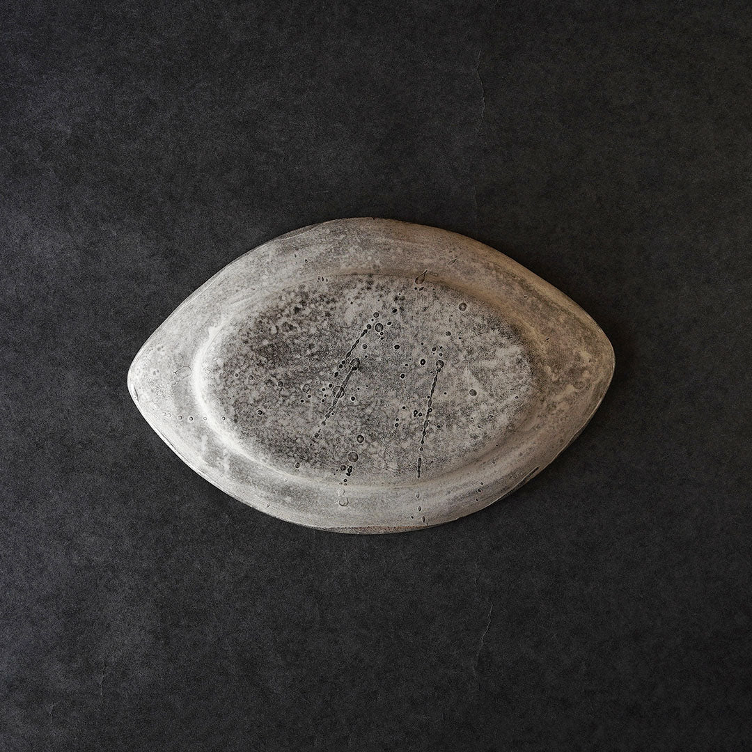 Yuko Ikeda Oval Plate (Medium) Overglazed Silver B