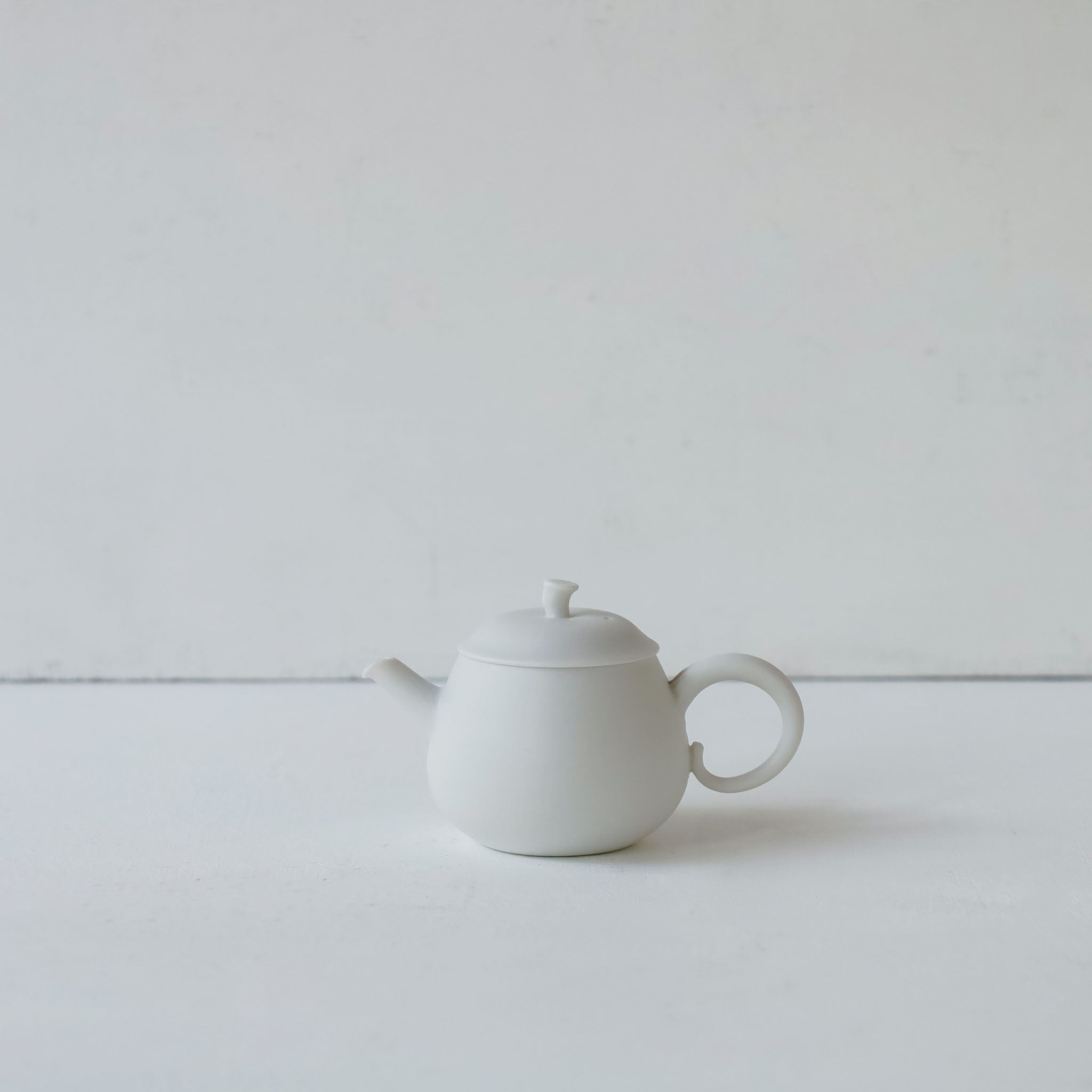 村上雄一 卵殻茶壺水果