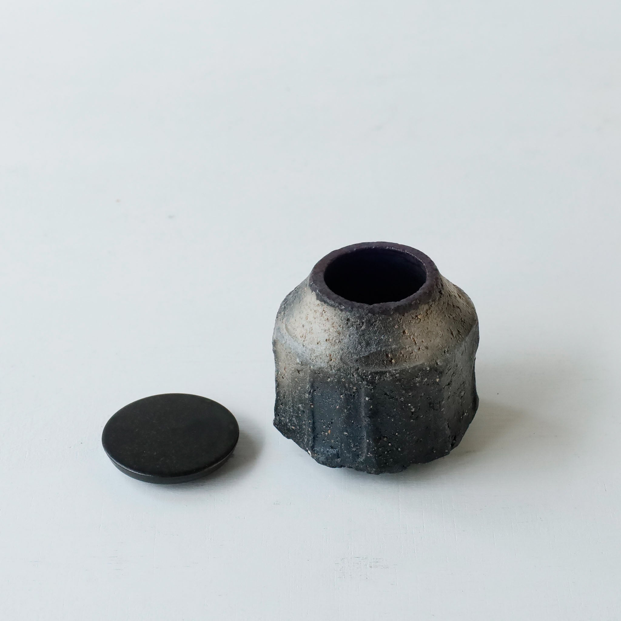 ●26-NT-DM15 Carbonization Miniature Jar