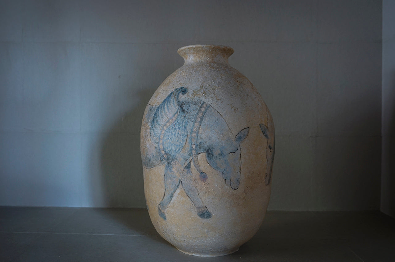 ●25-IM31 灰陶加彩大壺(天馬)