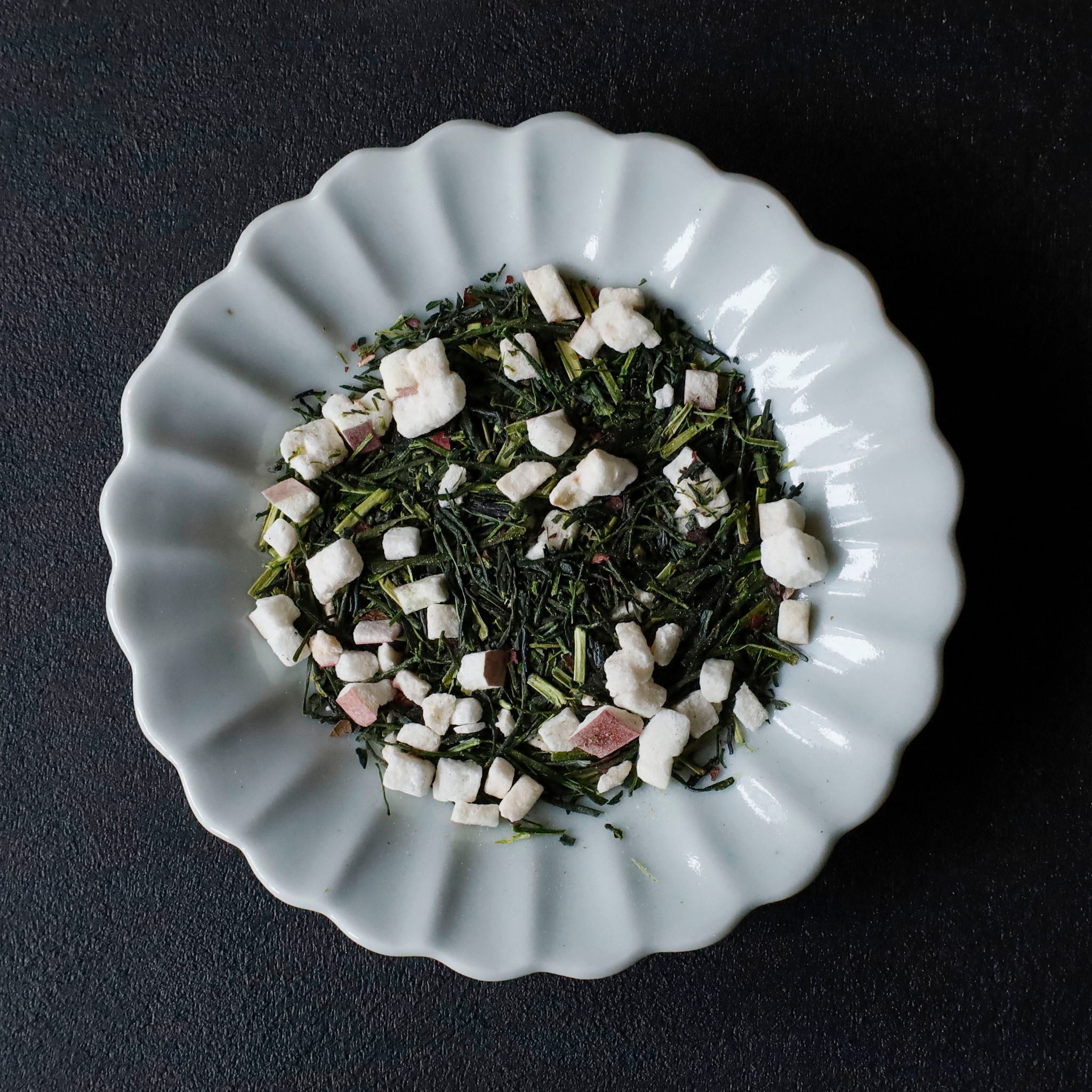 万 林檎と葡萄葉の白折茶