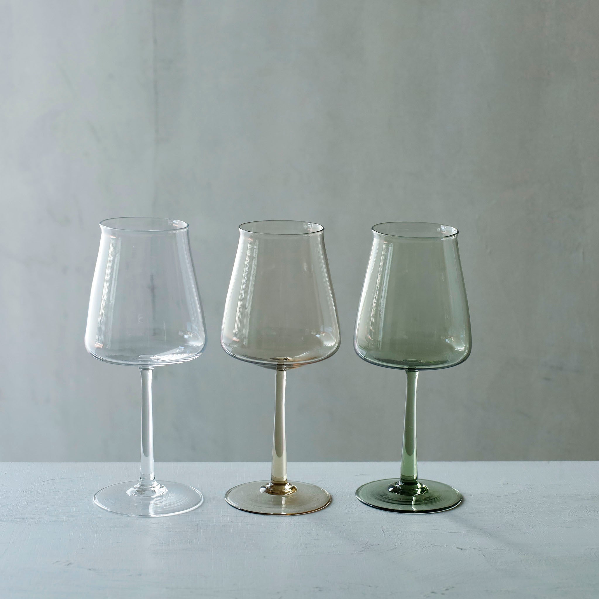 ●26-TE-18 Wine Glass AMBER