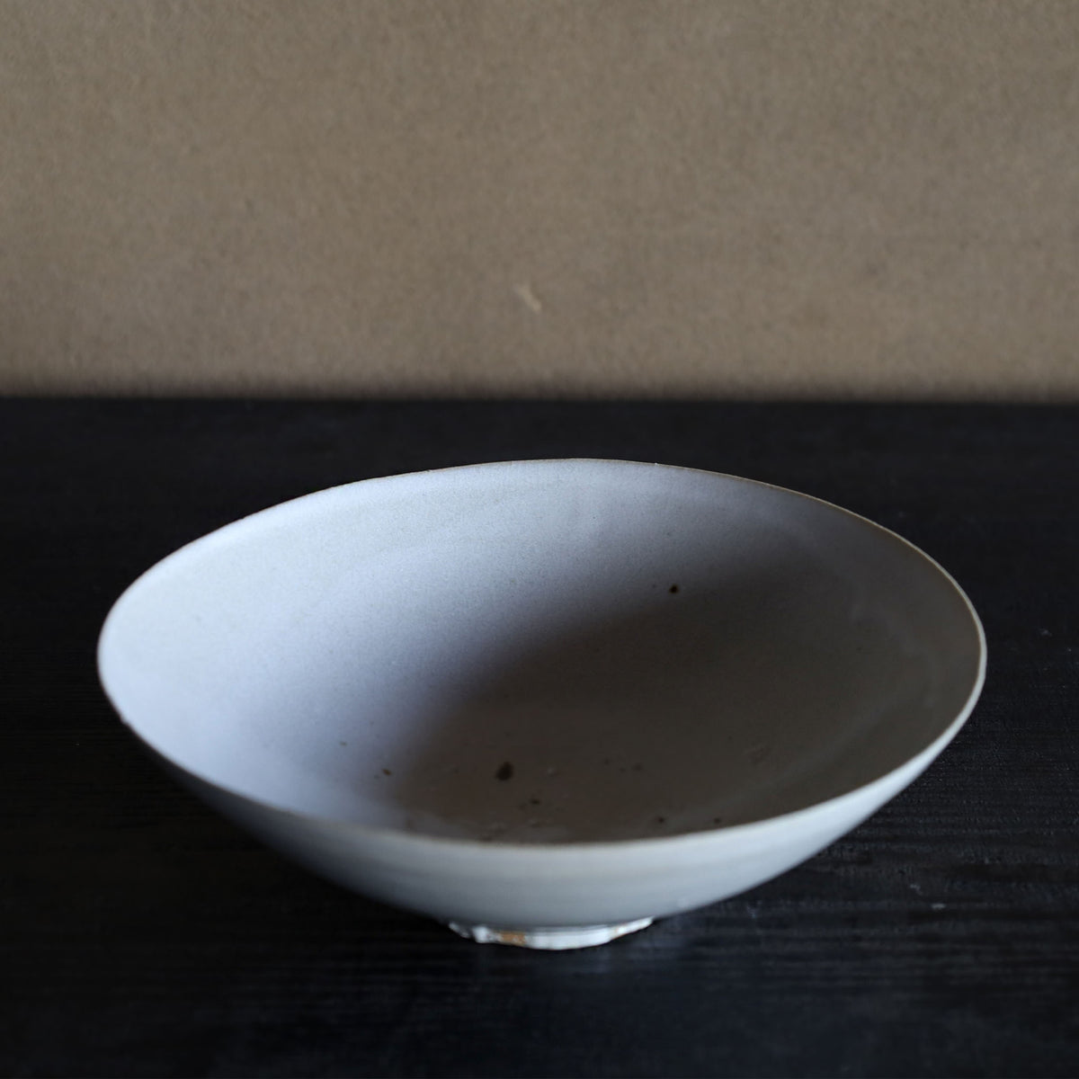 24-8清水志郎 伊黒土灰釉茶碗