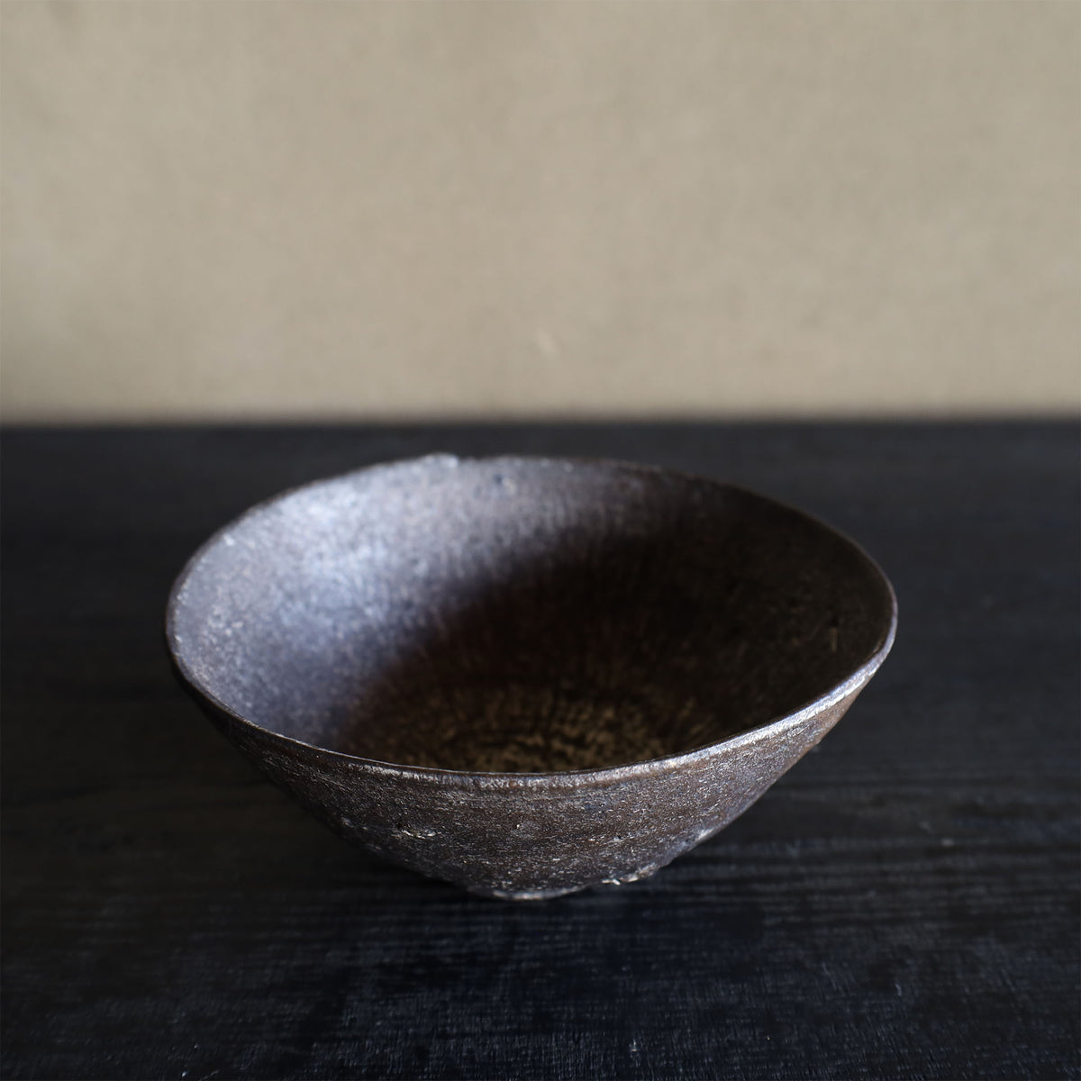 25-10S Shiro Shimizu, Umamachi Clay, Silver-Decorated Chawan
