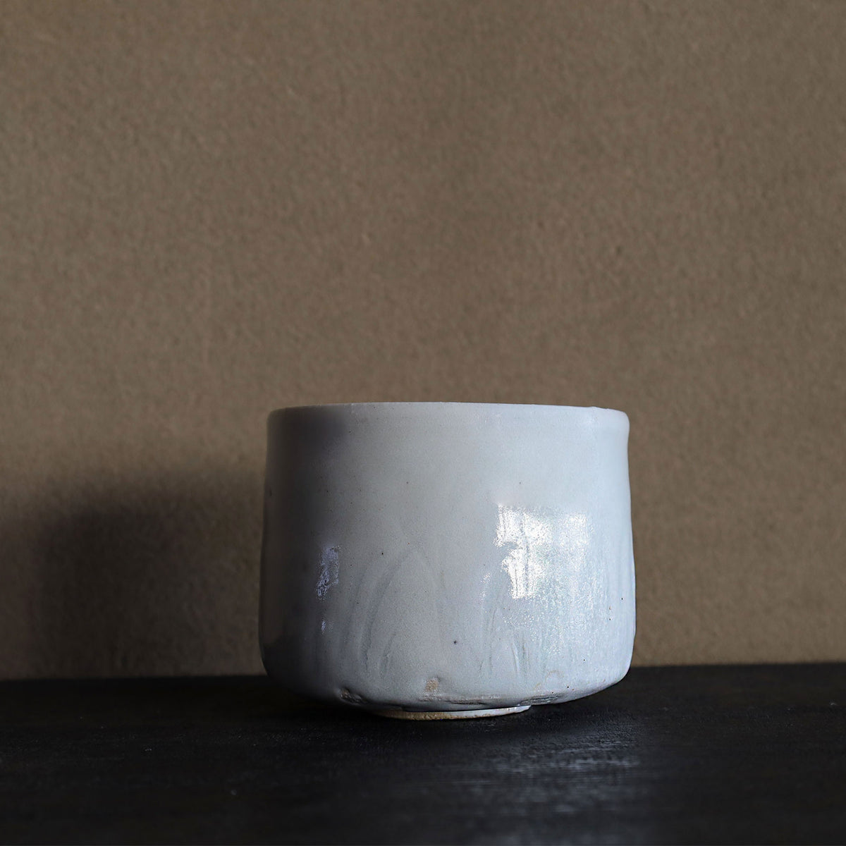 26-20 Shiro Shimizu, Iguro Porcelain Stone, Blue-and-White Porcelain Chawan