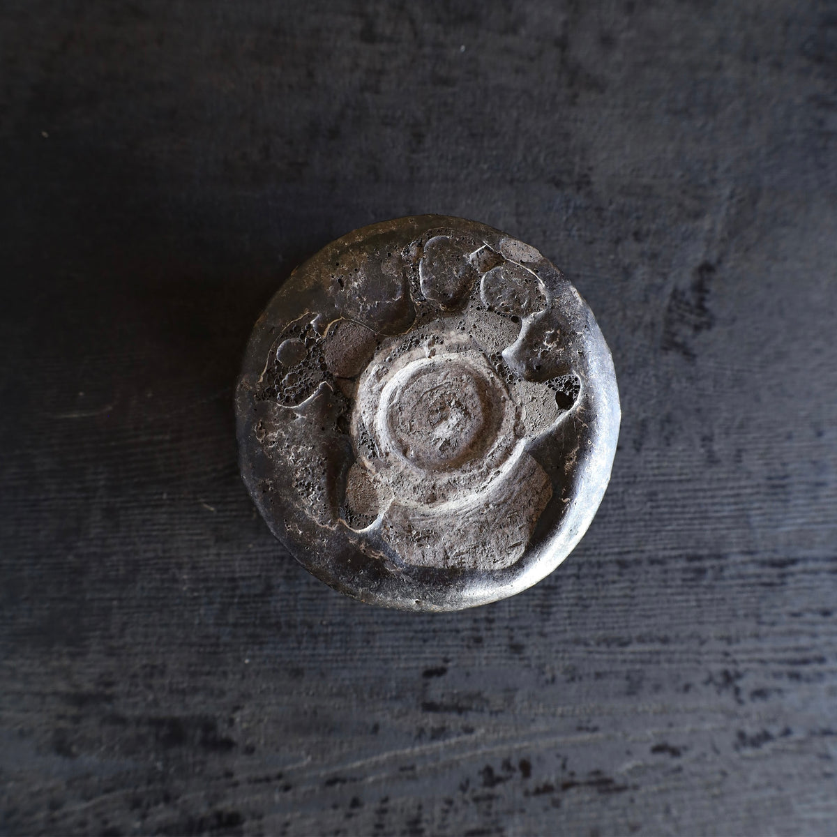 26-23 Shiro Shimizu, Iron Glaze, Silver Decoration, Stacked-Fired Chawan