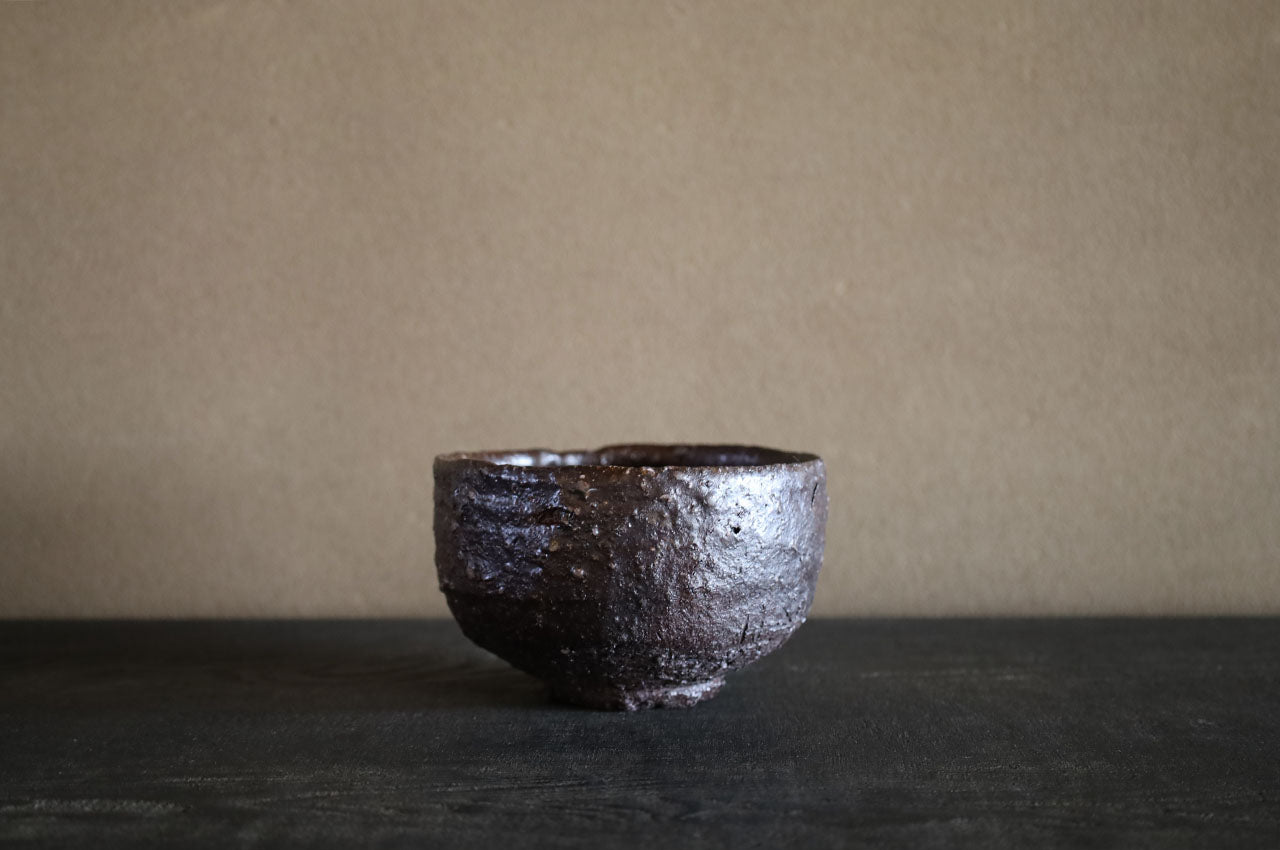 Shiro Shimizu / Taraodo Fuki-urushi Chawan (Tea Bowl made of Tarao Clay with Wiped Lacquer Finish)