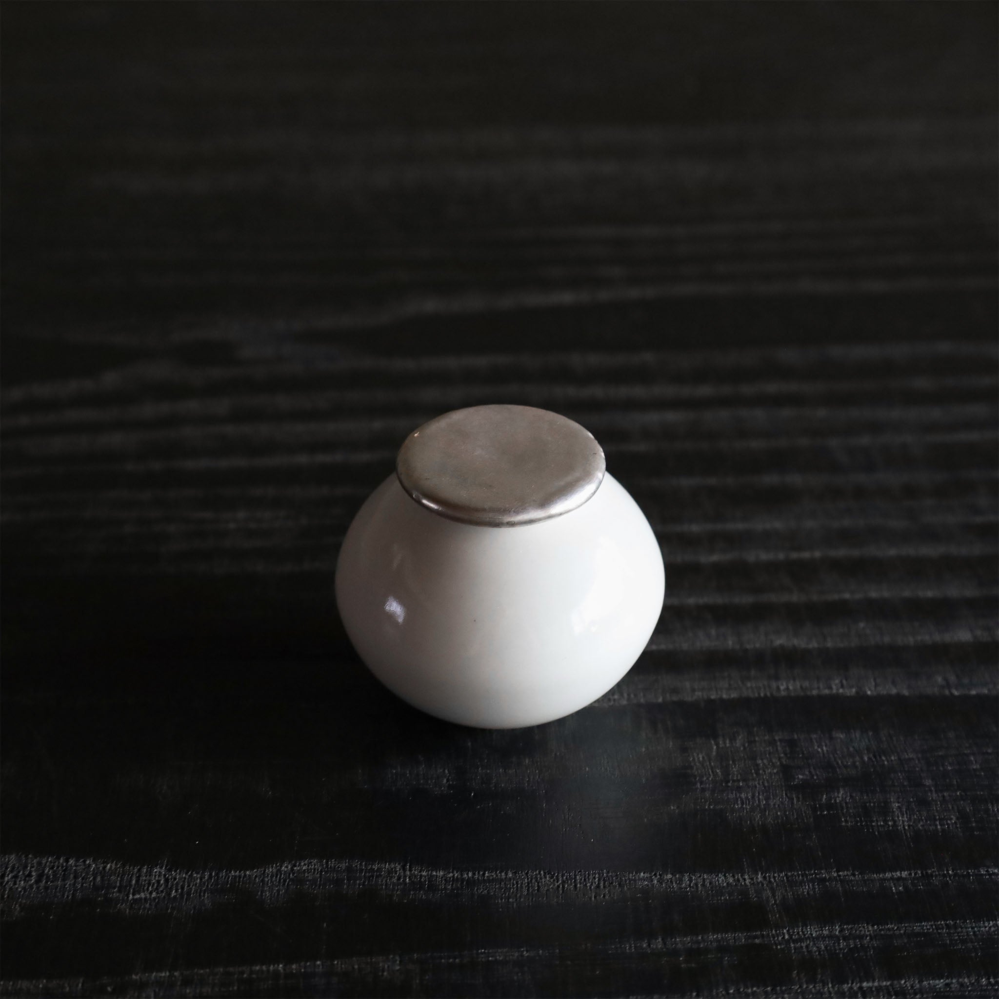 船串篤司 茶入れ(白)