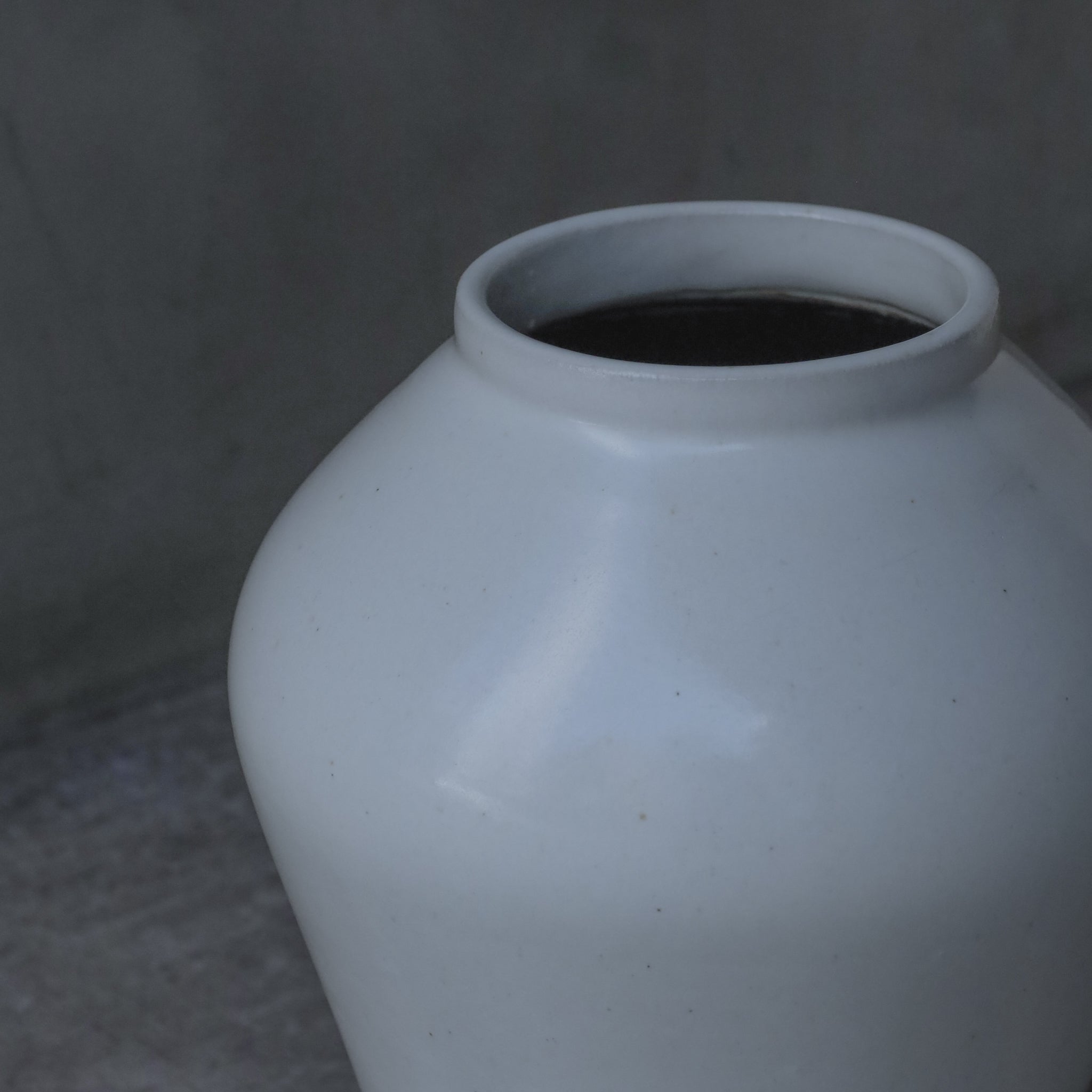 26-OM-57 Sugarcane Ash Small Tsubo / Jar