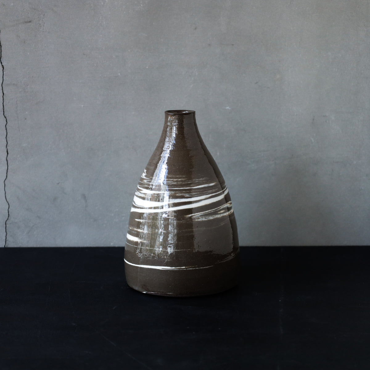 ●26-HN-15 Conical Vase Marble