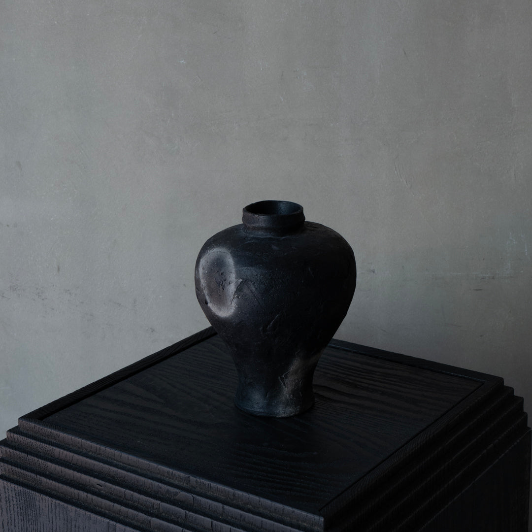 25-10S 寺田鉄平 炭化焼締 瓶子