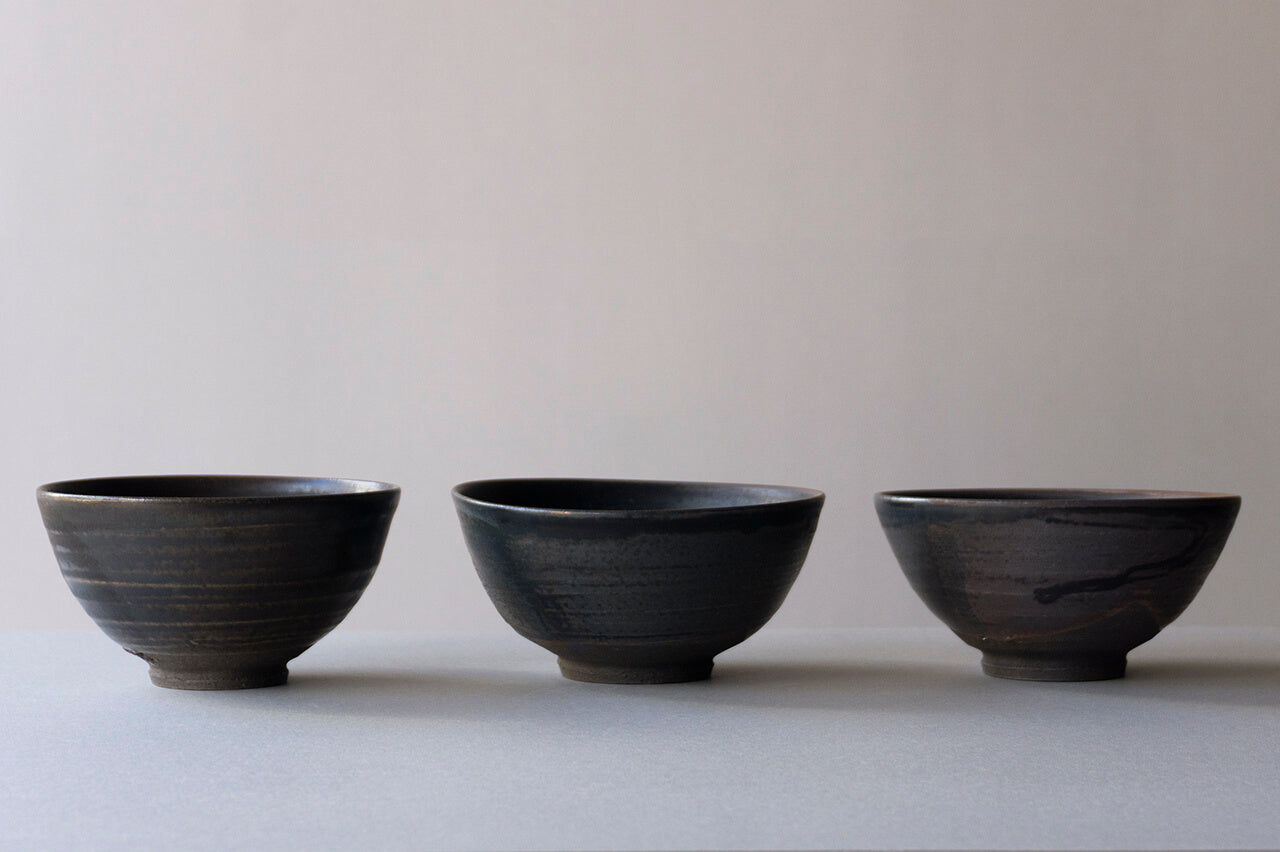 Yukiko Kiln Rice Bowl "Kuro (Black)-Karatsu"