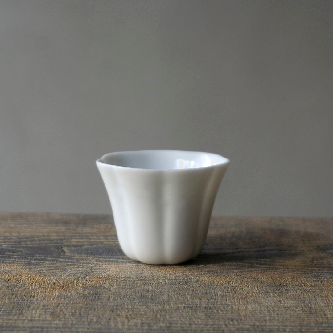 Yuichi Murakami 7 Petals ”Chahai”(small tea cup for Chinese tea) White