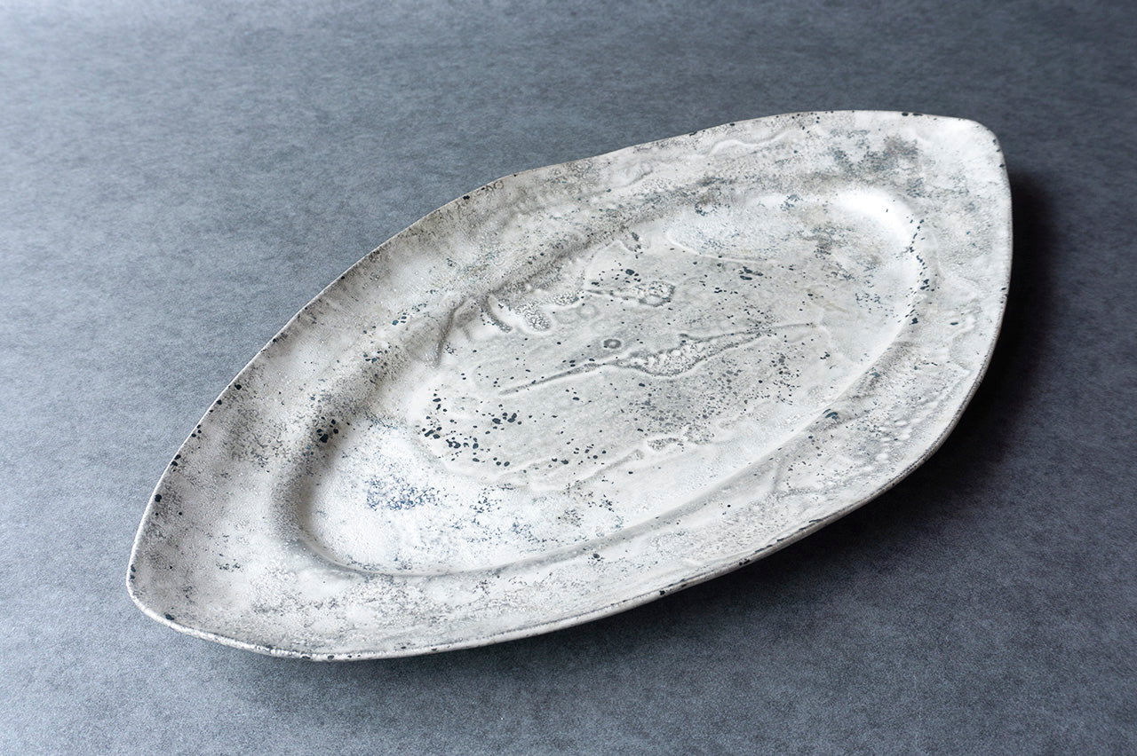 Yuko Ikeda Oval Plate (Large) Overglazed Silver A