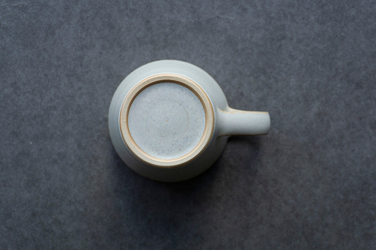 安藤由香 マグカップ 台形 BG