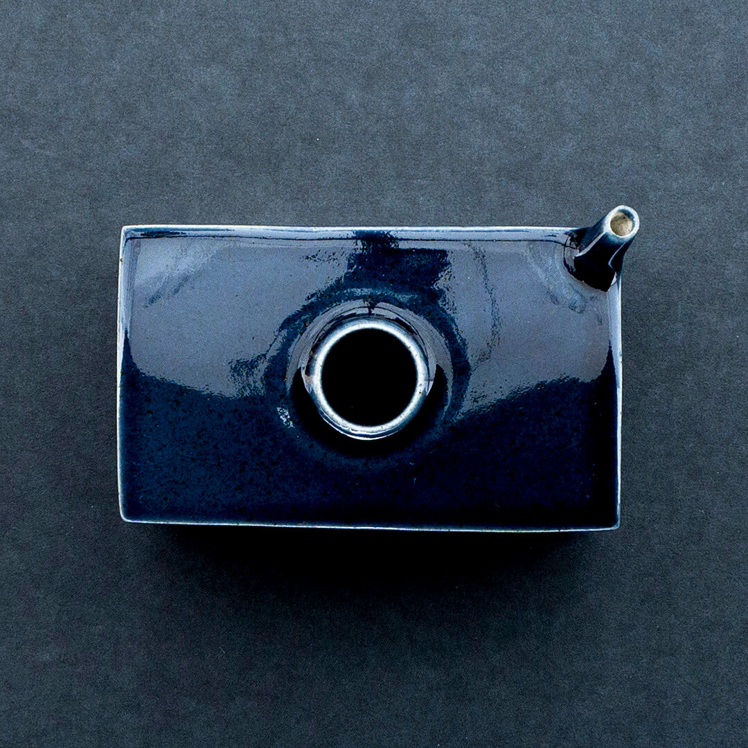 Toubou Makiya Sake Vessel Cube Gosu