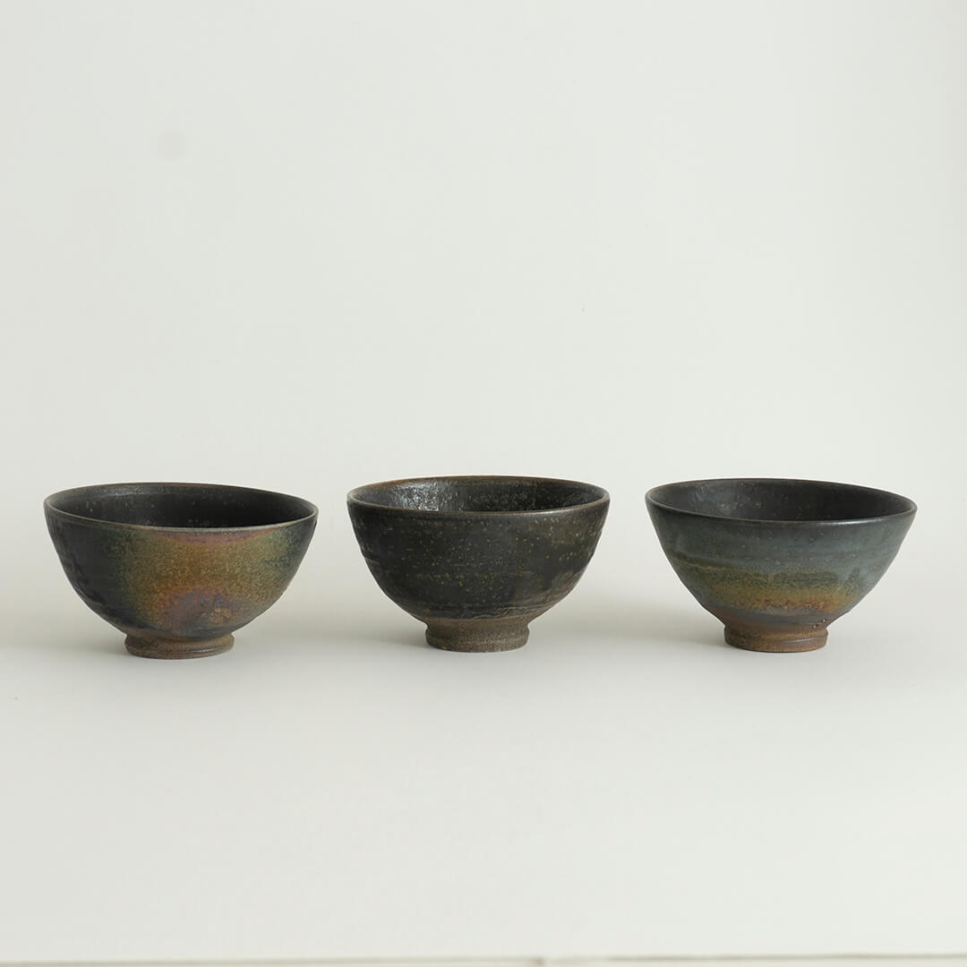 Yukiko Kiln Rice Bowl "Kuro (Black)-Karatsu"