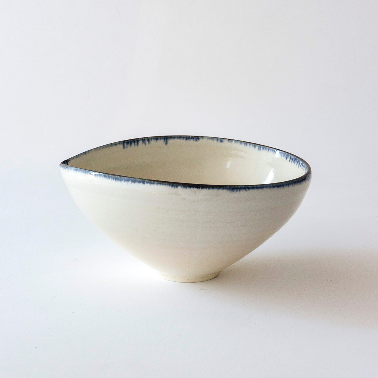 Almond Bowl S Blue Rim