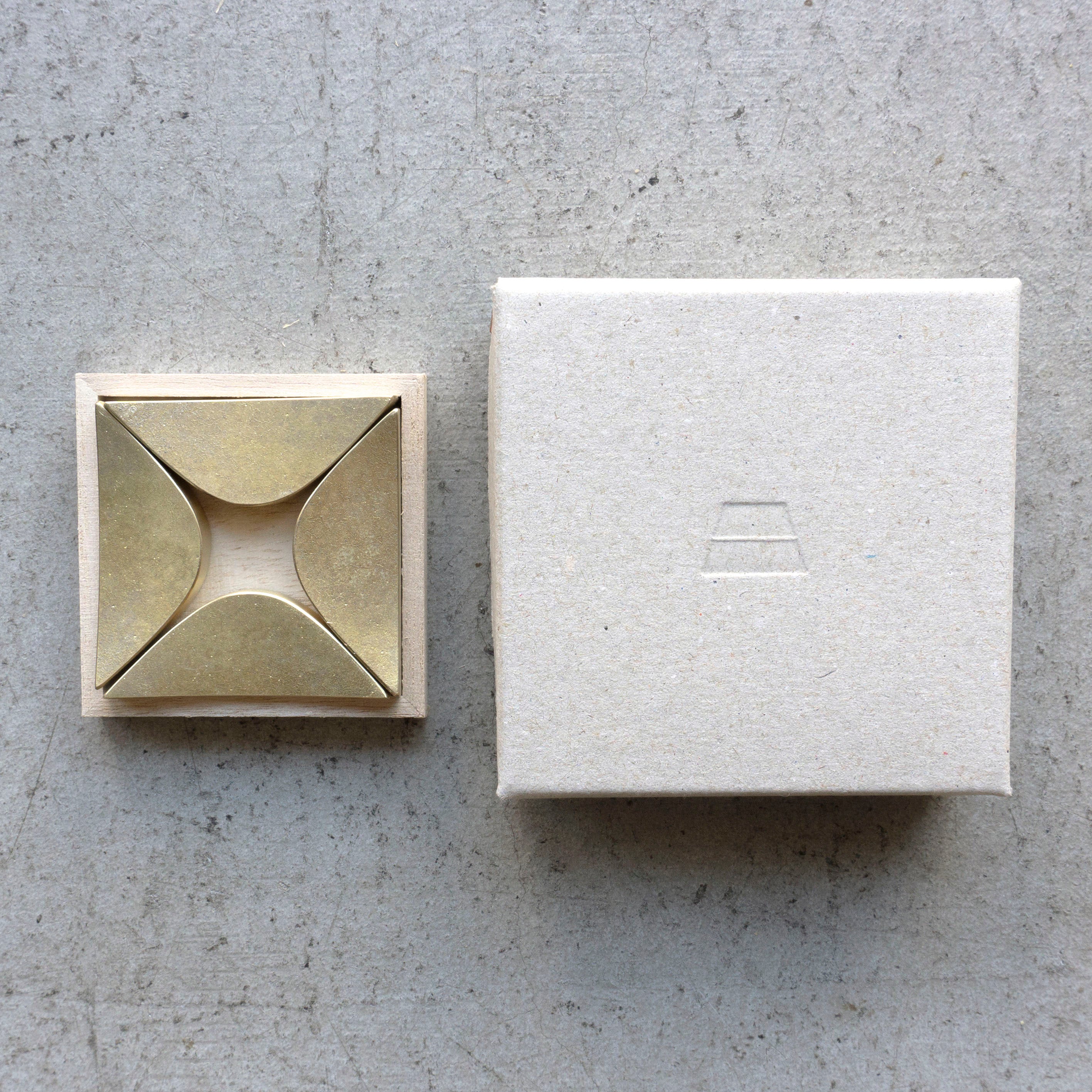 FUTAGAMI Chopstick Rest Blink of light