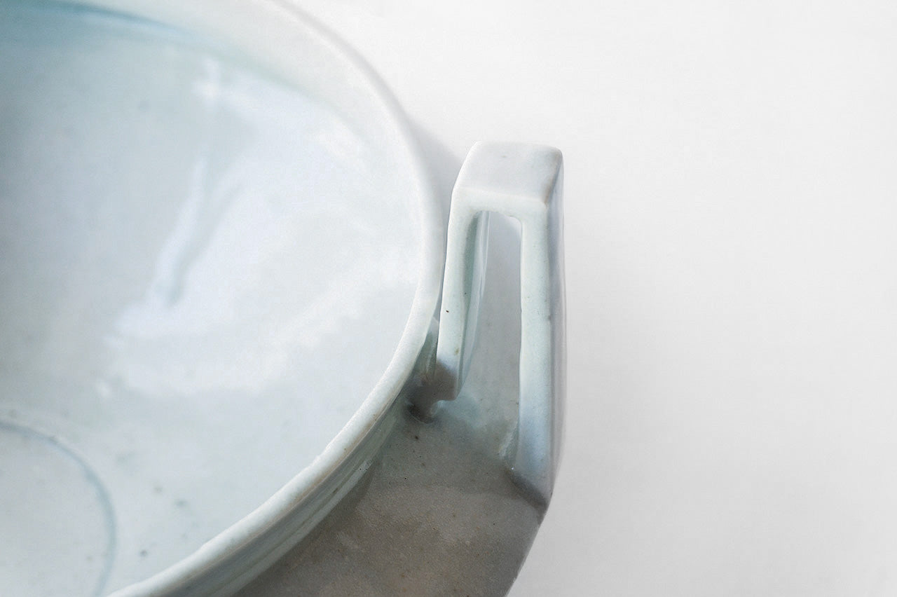 ●22-TO9 Shingo Oka / White Porcelain Vase with Handles
