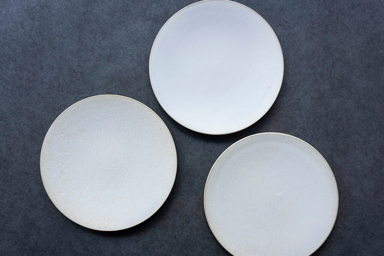 安藤由香 8寸皿 フラットリム なし WH