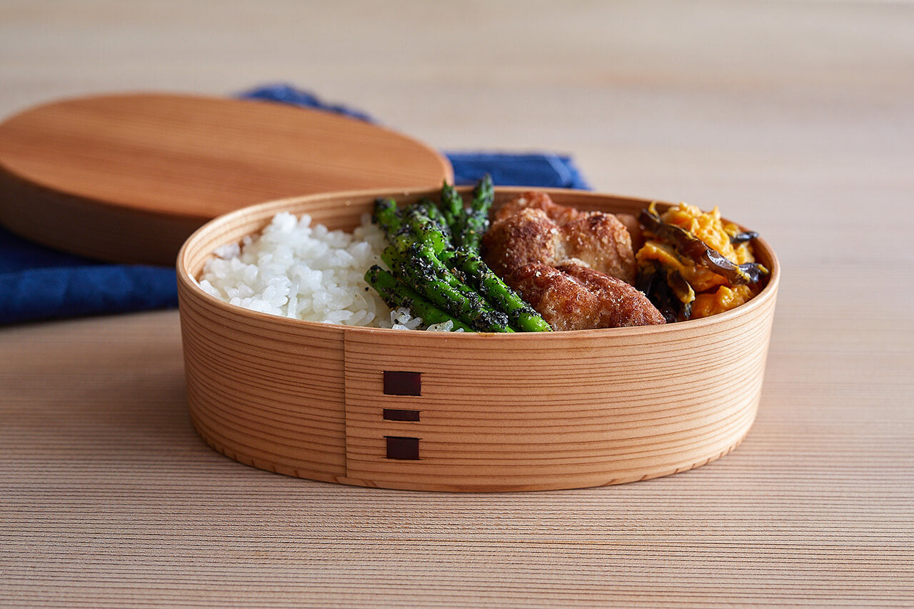 Ryobian - Oval "Magewappa" Lunch Box (Medium Size)