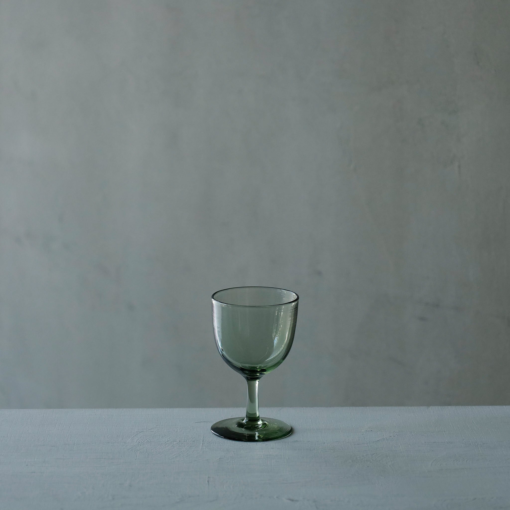●26-TE-132 リキュールグラス MOSS GREEN　A