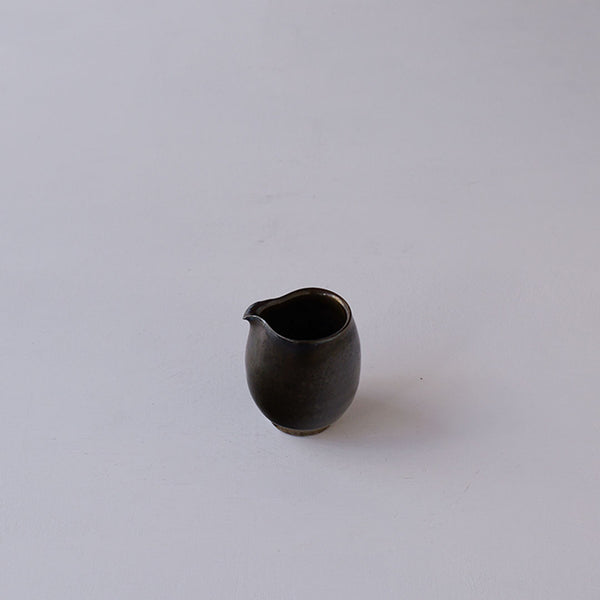 ●25-YT32 黒唐津 小片口