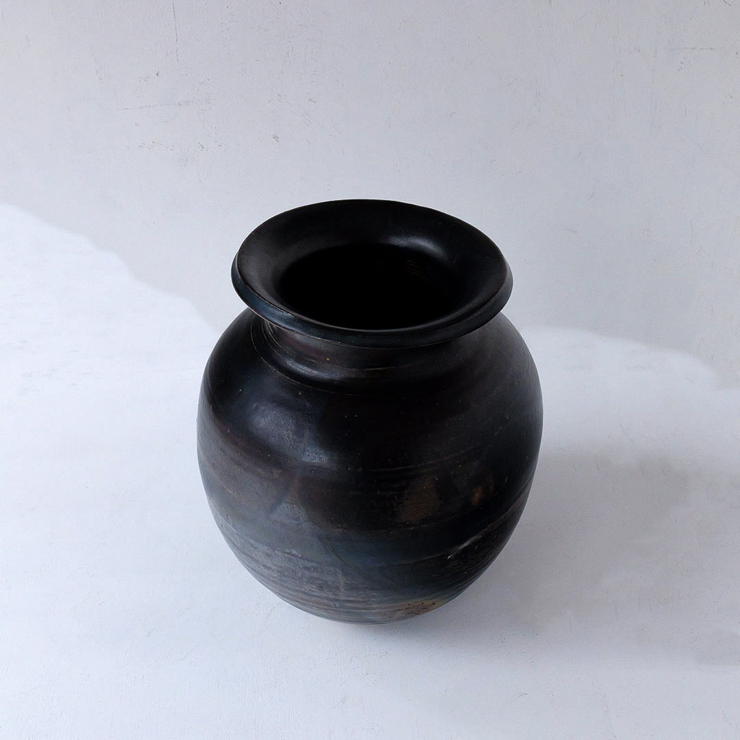 ●24-TY-32窯変黒唐津壺