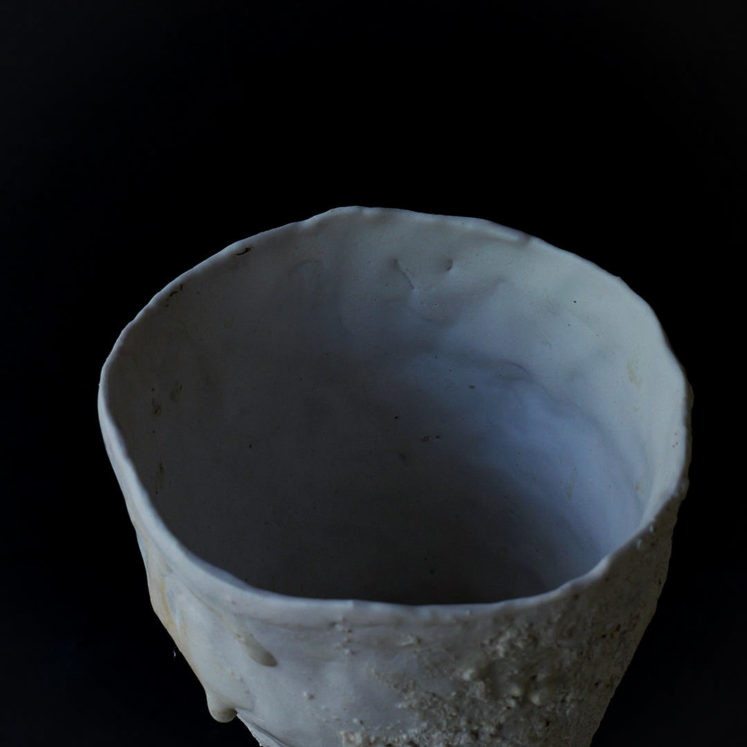 ●25-IY-47白系背高花器