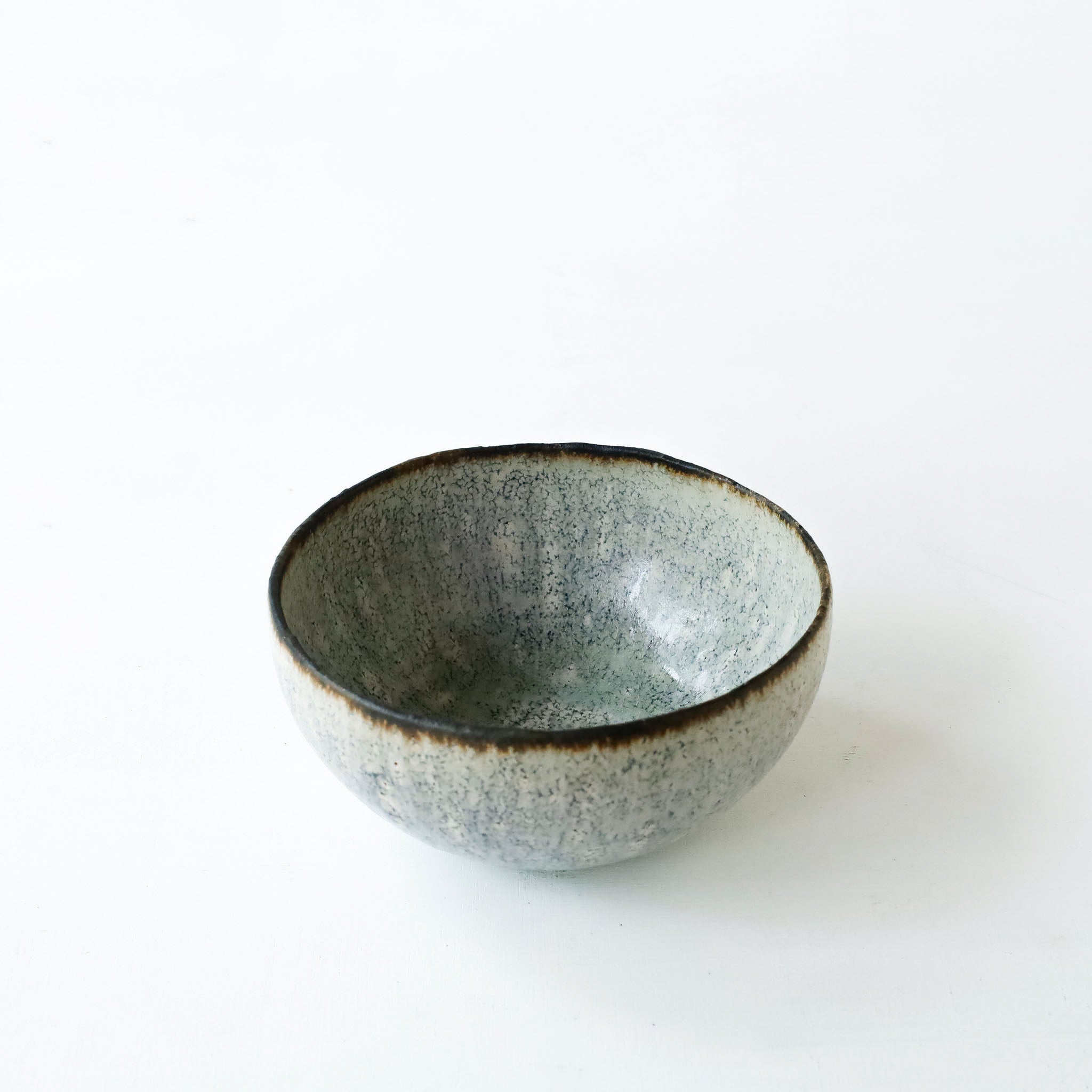 ●26-NT-48 Ash-Glazed Kohiki Tawami (Warped) Bowl