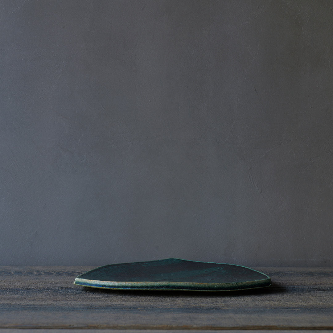 ●24-MS 51 織部釉 三角皿