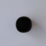 ●25-YT72 黒唐津 四方湯呑