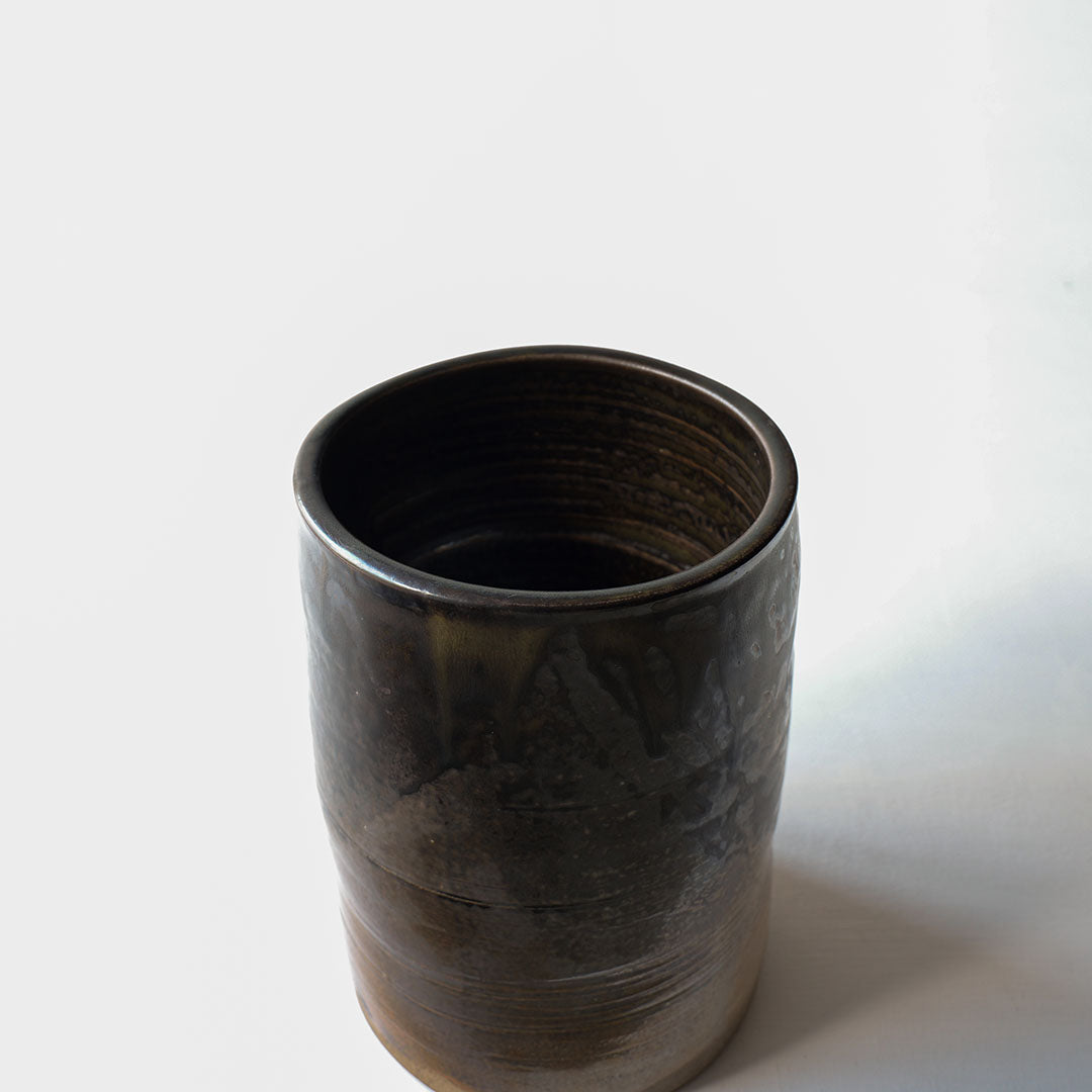 ●25-YT9 Yohen Black Karatsu Vase