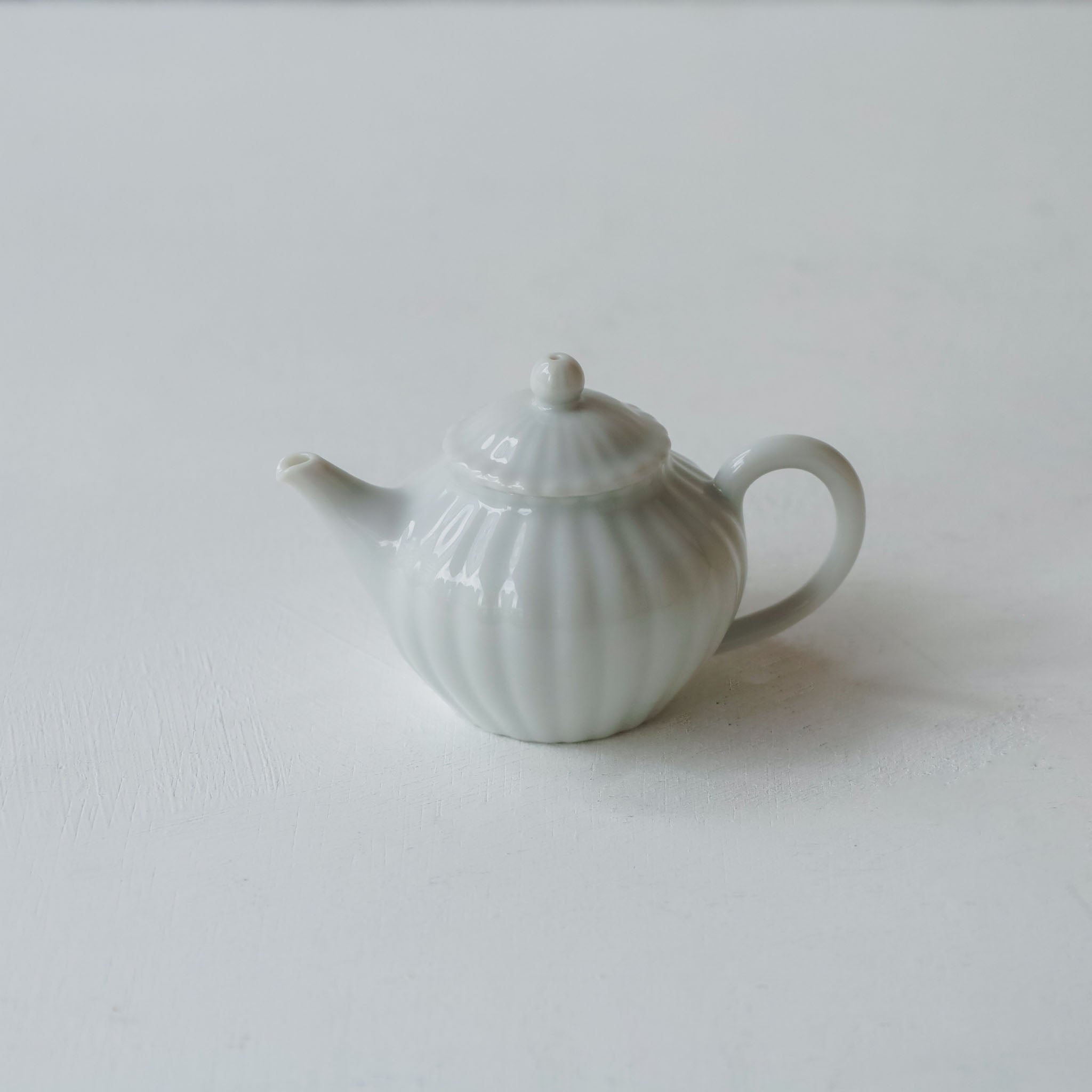 村上雄一 白磁茶壺 輪花