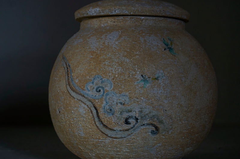 ●25-IM62 灰陶加彩茶壺(雲流)