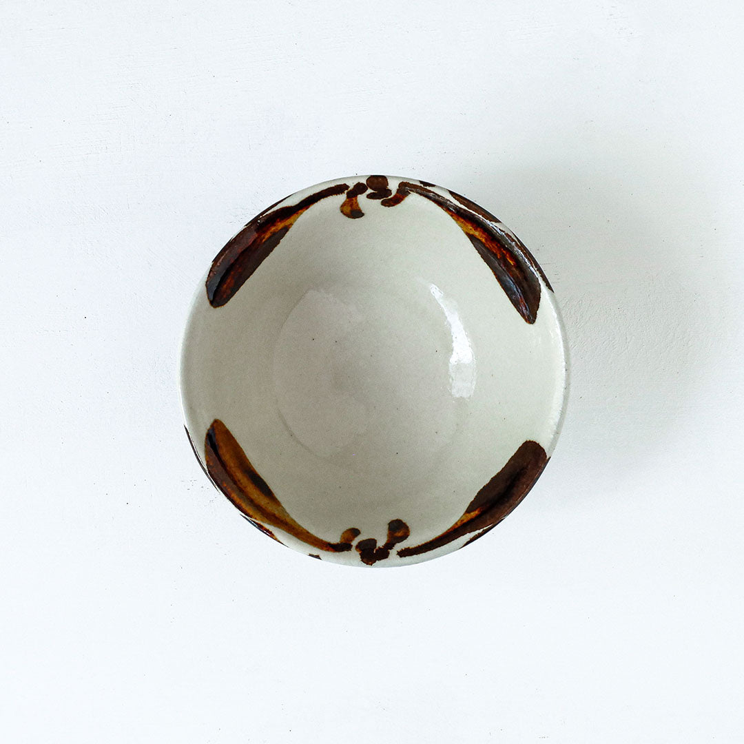 陶房眞喜屋 4寸マカイ キクカラクサ 鉄絵