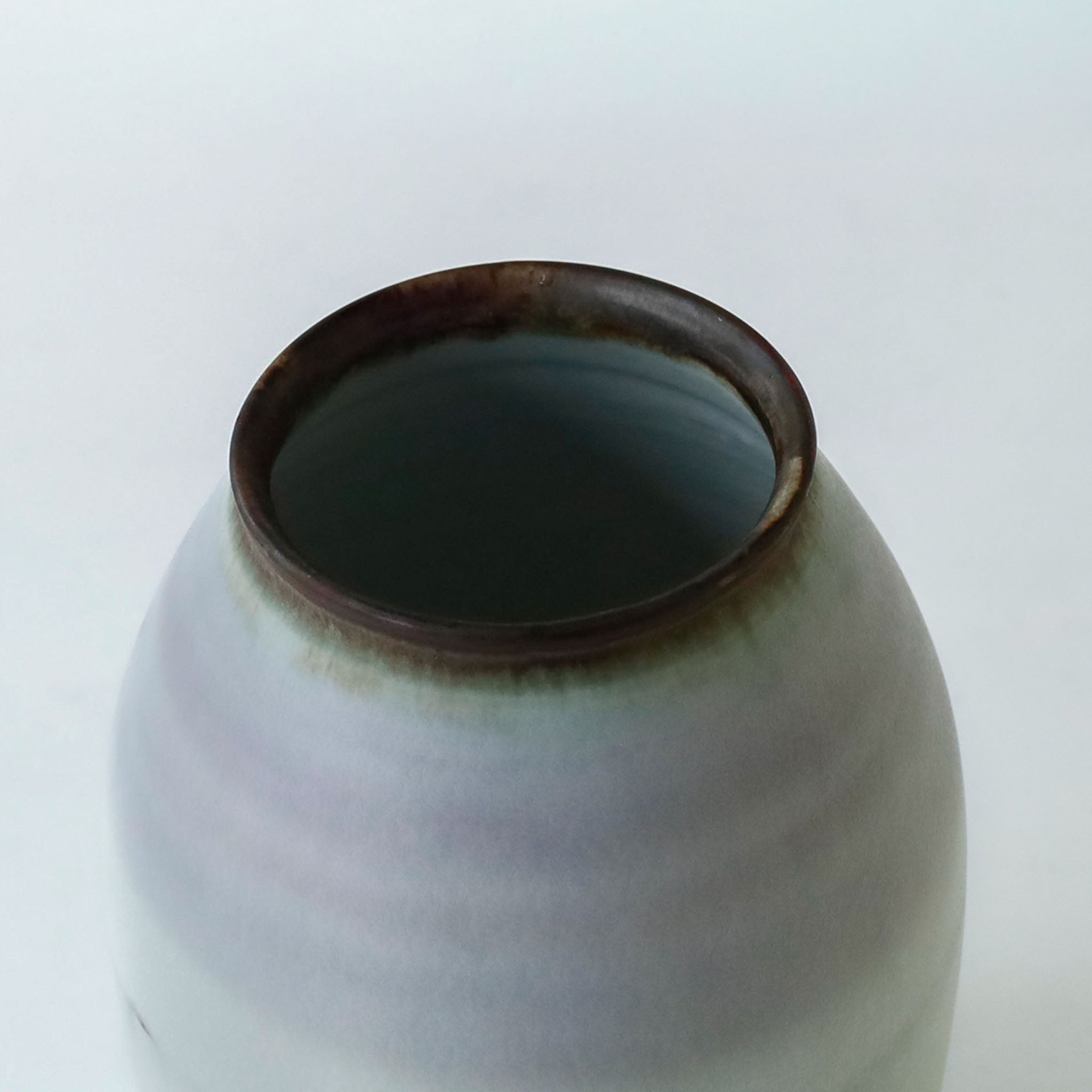 ●26-NT-32 Vessels of Color: Flower Vase