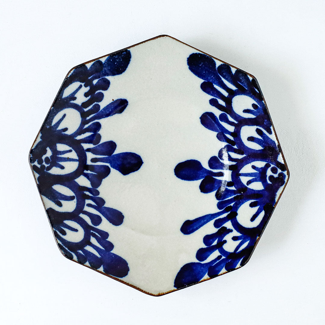 陶房眞喜屋 八角7寸皿 ハナカラクサ