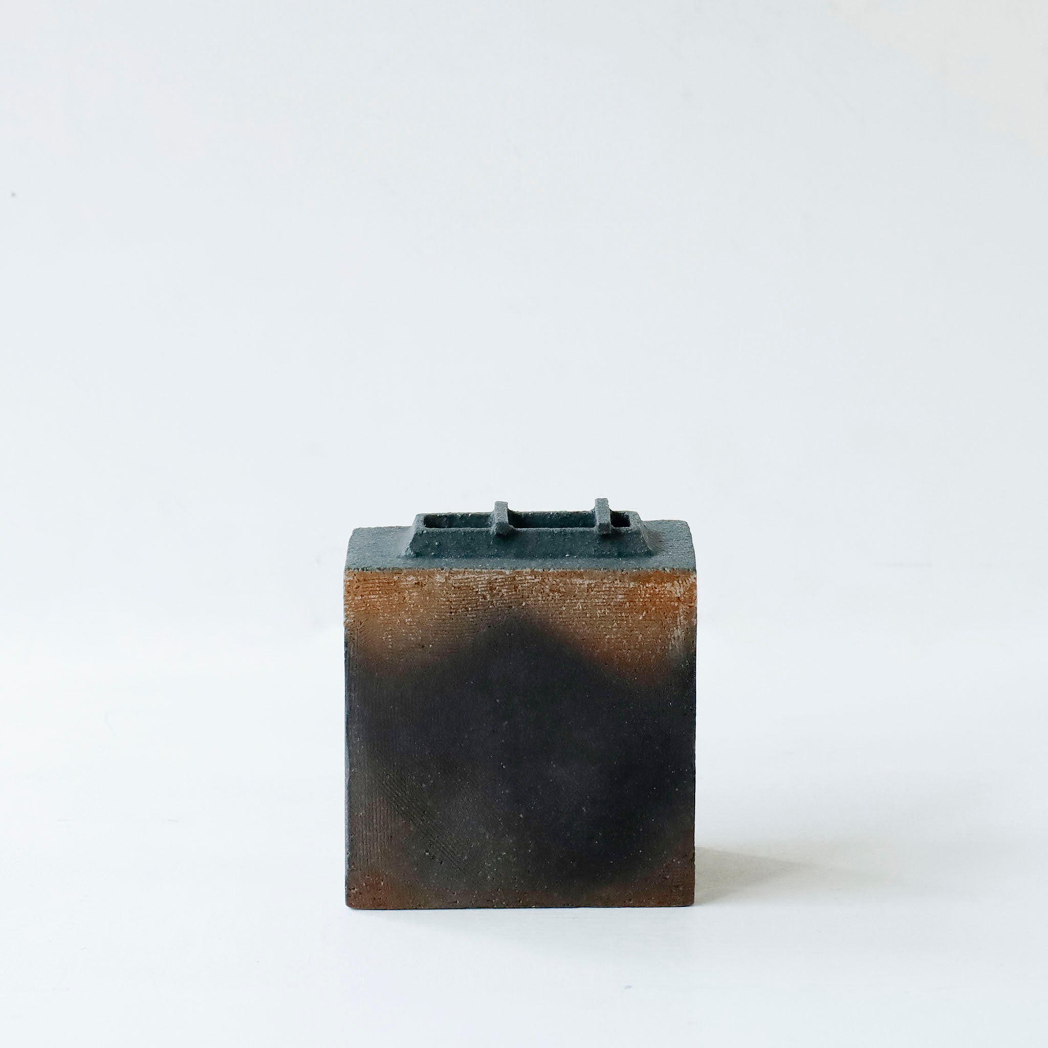 ●26-NT-75 "Tankas" (Carbonization) Block Vase