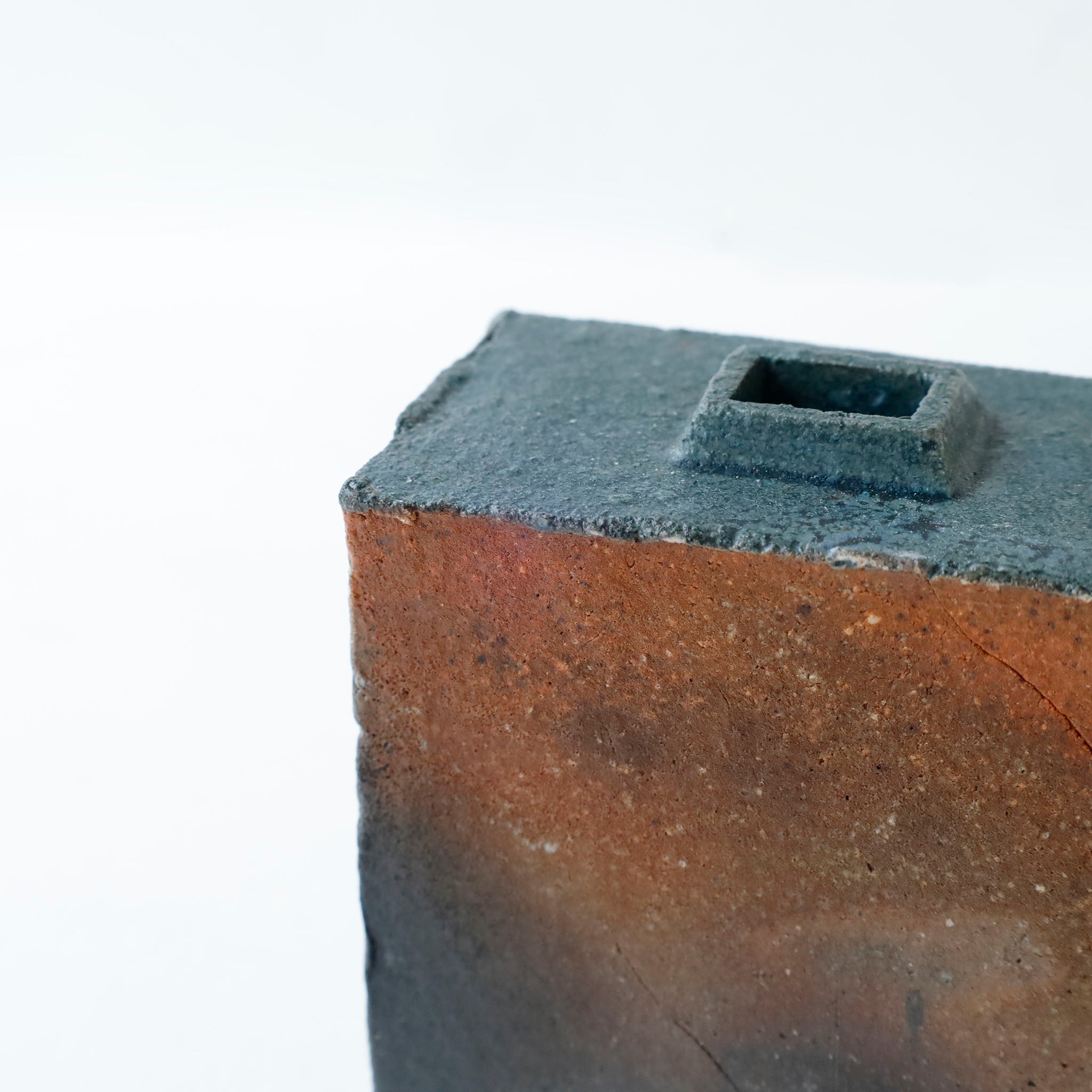 ●26-NT-75 "Tankas" (Carbonization) Block Vase