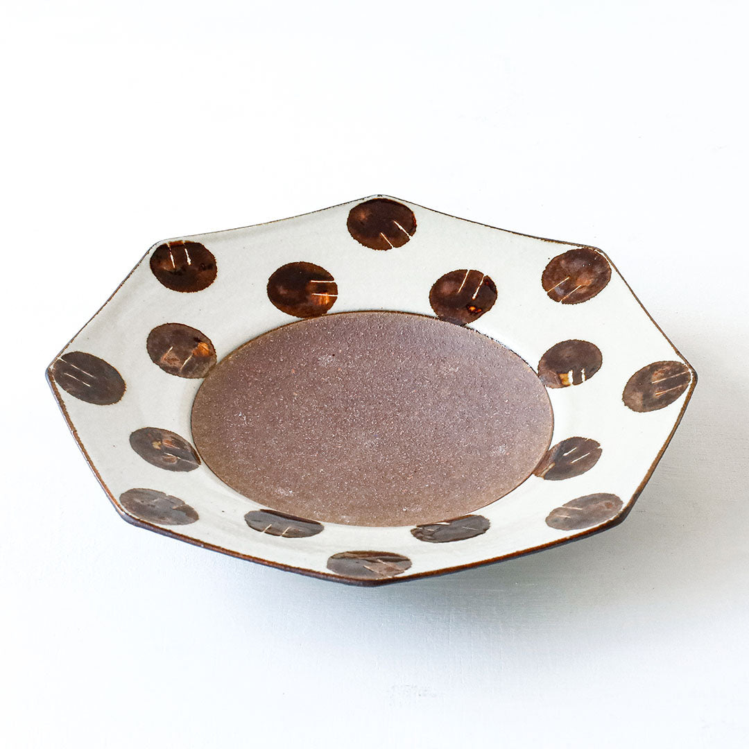 陶房眞喜屋 八角7寸皿 鉄絵