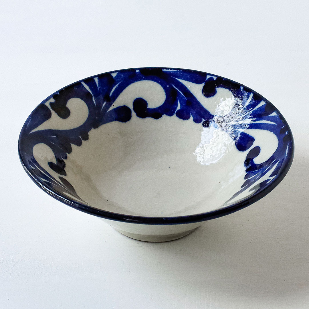 陶房眞喜屋 ラッパ鉢 マキカラクサ