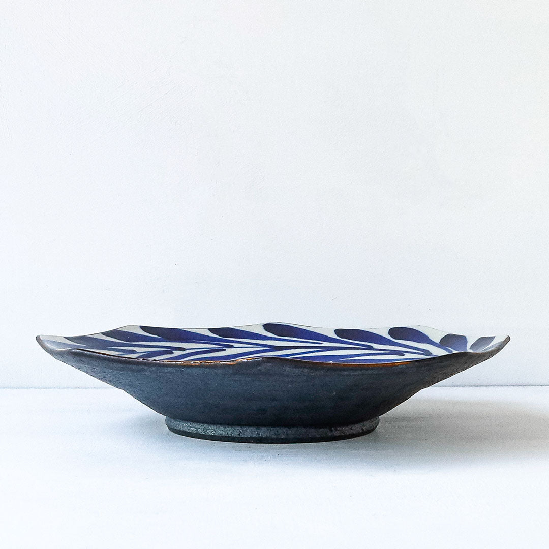 陶房眞喜屋 八角7寸皿 ソテツ